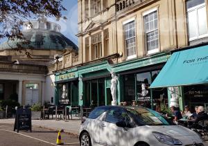 Picture of Harry Cook