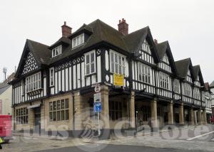 Picture of The Queens Head Hotel
