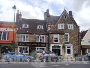 Picture of The Portcullis Hotel