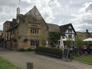 Picture of Broadway Hotel