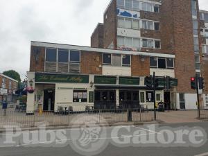 Picture of The Edmund Halley (JD Wetherspoon)