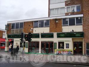 Picture of The Edmund Halley (JD Wetherspoon)