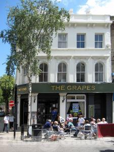 Picture of The Grapes (JD Wetherspoon)