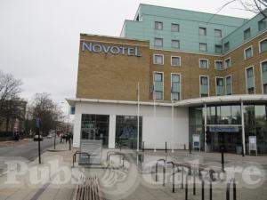 Picture of Gourmet Bar (Novotel Greenwich))