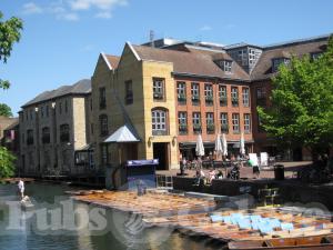 Picture of Henry's Cafe Bar