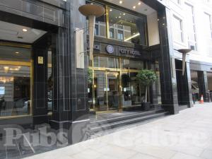Picture of City Bar & Lounge @ Leonardo Royal Hotel London City