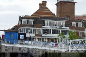 Picture of Swan at the Globe