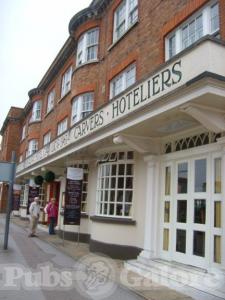 Picture of The Broadway Hotel