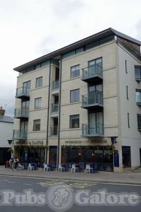 Picture of The Swan & Castle (JD Wetherspoon)