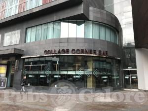 Picture of Collage Corner Bar @ Radisson Blu Hotel