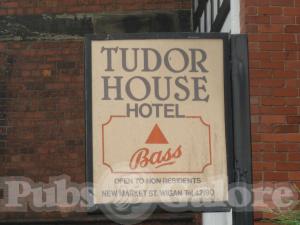 Picture of Tudor House Hotel
