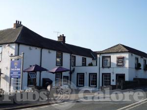 Picture of Lakers Bar (Castle Inn Hotel)