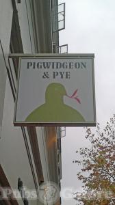 Picture of Pigwidgeon & Pie