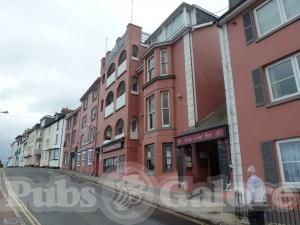 Picture of Ernie Lister Bar (Quayside Hotel)