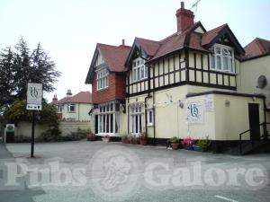 Picture of Halcyon Quest Hotel