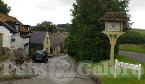 Picture of Woodford Bridge Hotel