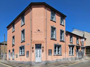 Picture of Lion Hotel