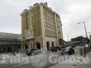 Picture of GNH Bar (Great Northern Hotel)