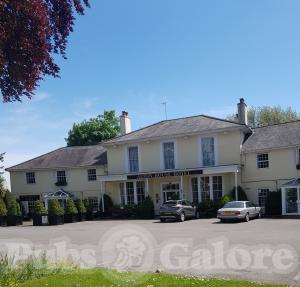 Picture of Squires Bar (Alton House Hotel)