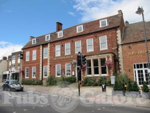 Picture of The Manor House (JD Wetherspoon)
