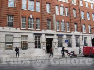 Picture of Quarter Bar @ London Bridge Hotel
