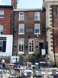 Picture of Lil's Bar & Bistro