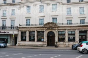 Picture of Bar + Block