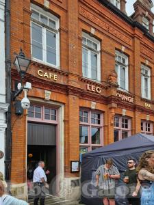 Picture of Leo Lounge