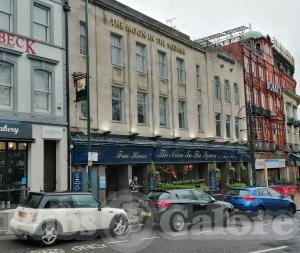 Picture of Moon in the Square (JD Wetherspoon)