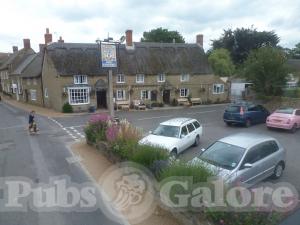 Picture of Three Horseshoes Inn